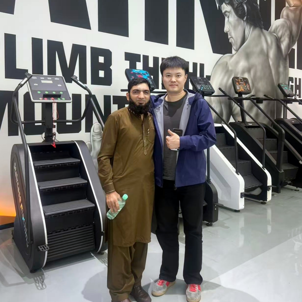 yingruis Fitness Equipment Technology Co., Ltd. نے پاکستانی صارفین کے لیے 30 خمیدہ ٹریڈملز کے آرڈر کو کامیابی کے ساتھ مکمل کیا